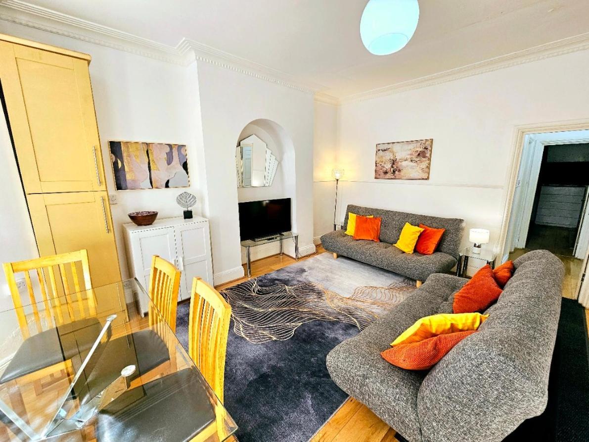 Spacious & Cosy 2 Bedroom Home Plus 2 Sofa-Beds With Private Entrance And Back Patio, 3 Min Walk To Earl'S Court Station Лондон Екстер'єр фото