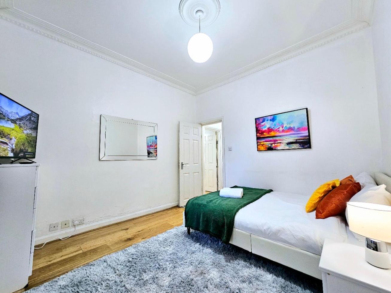 Spacious & Cosy 2 Bedroom Home Plus 2 Sofa-Beds With Private Entrance And Back Patio, 3 Min Walk To Earl'S Court Station Лондон Екстер'єр фото